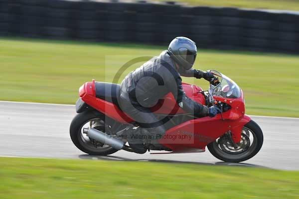 Mallory park Leicestershire;Mallory park photographs;Motorcycle action photographs;Trackday digital images;event digital images;eventdigitalimages;mallory park;no limits trackday;peter wileman photography;trackday;trackday photos