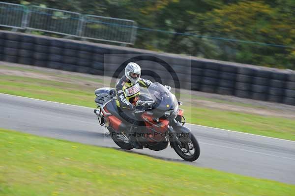 Mallory park Leicestershire;Mallory park photographs;Motorcycle action photographs;Trackday digital images;event digital images;eventdigitalimages;mallory park;no limits trackday;peter wileman photography;trackday;trackday photos