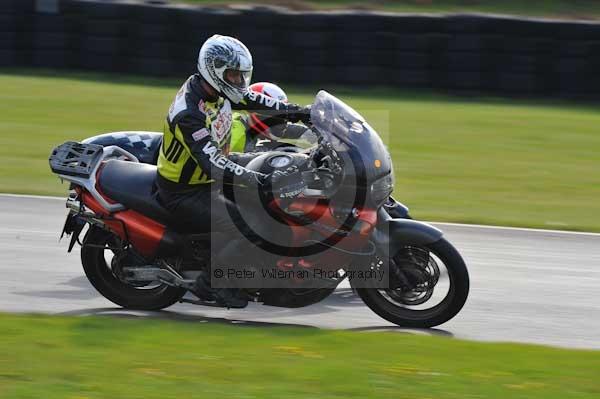 Mallory park Leicestershire;Mallory park photographs;Motorcycle action photographs;Trackday digital images;event digital images;eventdigitalimages;mallory park;no limits trackday;peter wileman photography;trackday;trackday photos