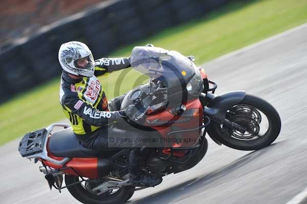 Mallory park Leicestershire;Mallory park photographs;Motorcycle action photographs;Trackday digital images;event digital images;eventdigitalimages;mallory park;no limits trackday;peter wileman photography;trackday;trackday photos