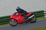 Mallory-park-Leicestershire;Mallory-park-photographs;Motorcycle-action-photographs;Trackday-digital-images;event-digital-images;eventdigitalimages;mallory-park;no-limits-trackday;peter-wileman-photography;trackday;trackday-photos