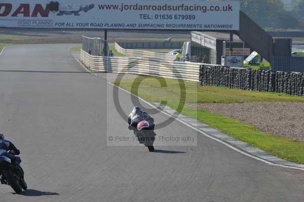 Mallory park Leicestershire;Mallory park photographs;Motorcycle action photographs;event digital images;eventdigitalimages;mallory park;no limits trackday;peter wileman photography;trackday;trackday digital images;trackday photos