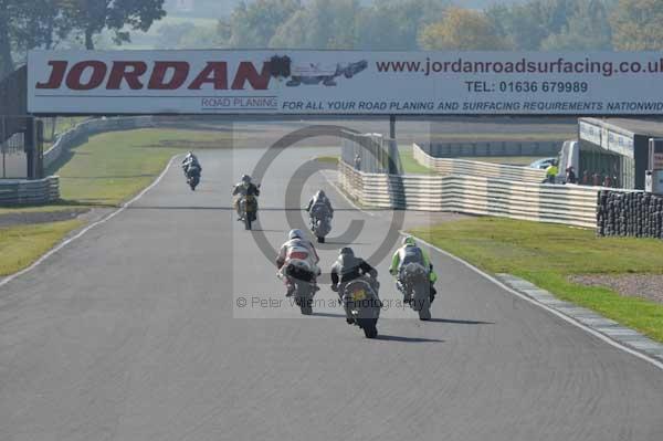 Mallory park Leicestershire;Mallory park photographs;Motorcycle action photographs;event digital images;eventdigitalimages;mallory park;no limits trackday;peter wileman photography;trackday;trackday digital images;trackday photos