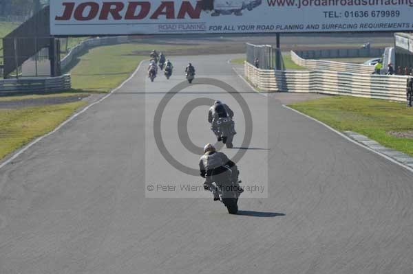 Mallory park Leicestershire;Mallory park photographs;Motorcycle action photographs;event digital images;eventdigitalimages;mallory park;no limits trackday;peter wileman photography;trackday;trackday digital images;trackday photos