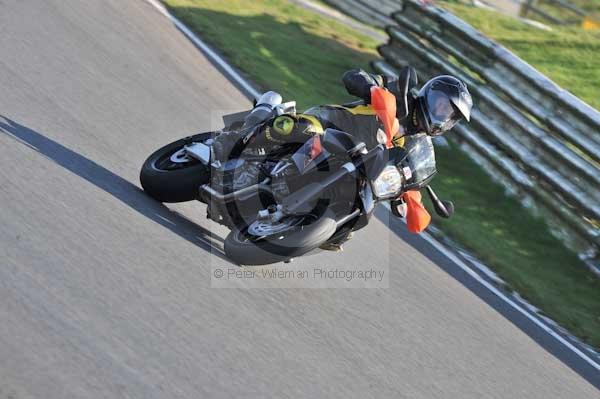 Mallory park Leicestershire;Mallory park photographs;Motorcycle action photographs;event digital images;eventdigitalimages;mallory park;no limits trackday;peter wileman photography;trackday;trackday digital images;trackday photos