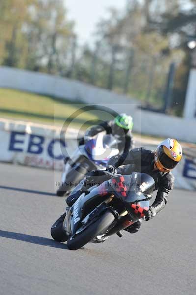 Mallory park Leicestershire;Mallory park photographs;Motorcycle action photographs;event digital images;eventdigitalimages;mallory park;no limits trackday;peter wileman photography;trackday;trackday digital images;trackday photos