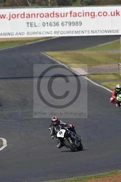 Mallory park Leicestershire;Mallory park photographs;Motorcycle action photographs;event digital images;eventdigitalimages;mallory park;no limits trackday;peter wileman photography;trackday;trackday digital images;trackday photos