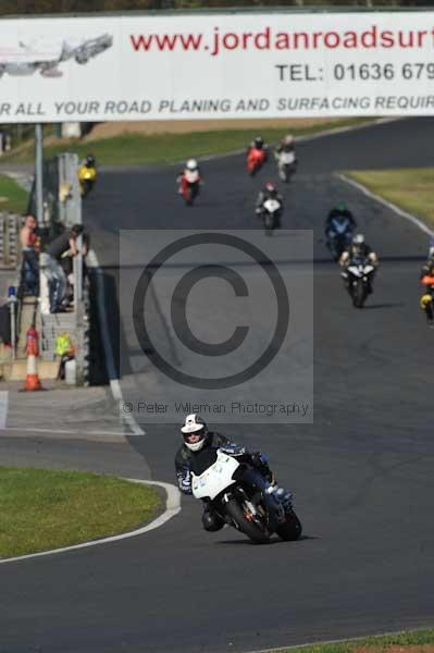 Mallory park Leicestershire;Mallory park photographs;Motorcycle action photographs;event digital images;eventdigitalimages;mallory park;no limits trackday;peter wileman photography;trackday;trackday digital images;trackday photos