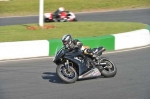 Mallory-park-Leicestershire;Mallory-park-photographs;Motorcycle-action-photographs;event-digital-images;eventdigitalimages;mallory-park;no-limits-trackday;peter-wileman-photography;trackday;trackday-digital-images;trackday-photos