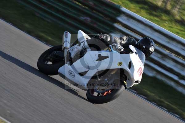 Mallory park Leicestershire;Mallory park photographs;Motorcycle action photographs;event digital images;eventdigitalimages;mallory park;no limits trackday;peter wileman photography;trackday;trackday digital images;trackday photos