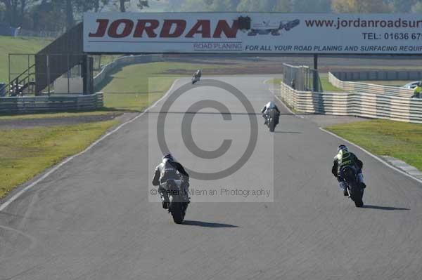 Mallory park Leicestershire;Mallory park photographs;Motorcycle action photographs;event digital images;eventdigitalimages;mallory park;no limits trackday;peter wileman photography;trackday;trackday digital images;trackday photos