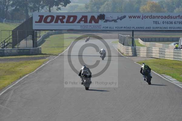 Mallory park Leicestershire;Mallory park photographs;Motorcycle action photographs;event digital images;eventdigitalimages;mallory park;no limits trackday;peter wileman photography;trackday;trackday digital images;trackday photos