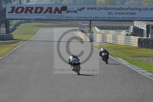 Mallory park Leicestershire;Mallory park photographs;Motorcycle action photographs;event digital images;eventdigitalimages;mallory park;no limits trackday;peter wileman photography;trackday;trackday digital images;trackday photos