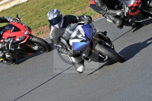 Mallory park Leicestershire;Mallory park photographs;Motorcycle action photographs;event digital images;eventdigitalimages;mallory park;no limits trackday;peter wileman photography;trackday;trackday digital images;trackday photos