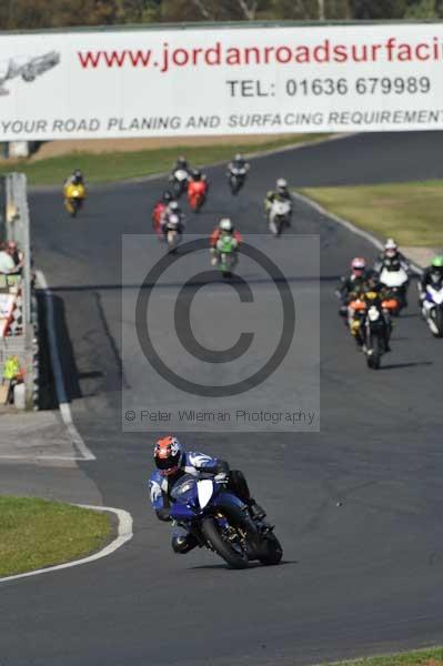 Mallory park Leicestershire;Mallory park photographs;Motorcycle action photographs;event digital images;eventdigitalimages;mallory park;no limits trackday;peter wileman photography;trackday;trackday digital images;trackday photos