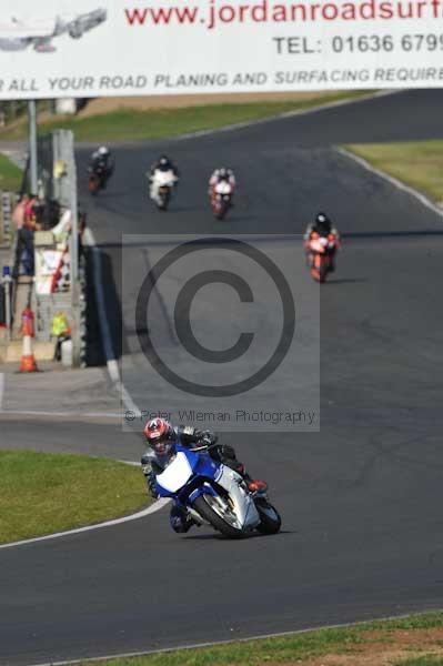 Mallory park Leicestershire;Mallory park photographs;Motorcycle action photographs;event digital images;eventdigitalimages;mallory park;no limits trackday;peter wileman photography;trackday;trackday digital images;trackday photos