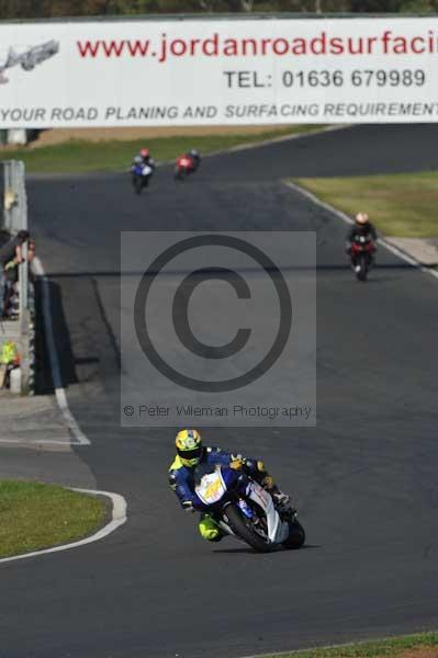 Mallory park Leicestershire;Mallory park photographs;Motorcycle action photographs;event digital images;eventdigitalimages;mallory park;no limits trackday;peter wileman photography;trackday;trackday digital images;trackday photos