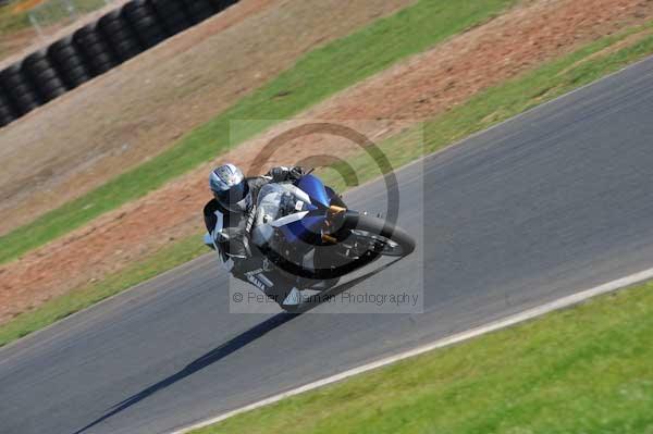 Mallory park Leicestershire;Mallory park photographs;Motorcycle action photographs;event digital images;eventdigitalimages;mallory park;no limits trackday;peter wileman photography;trackday;trackday digital images;trackday photos