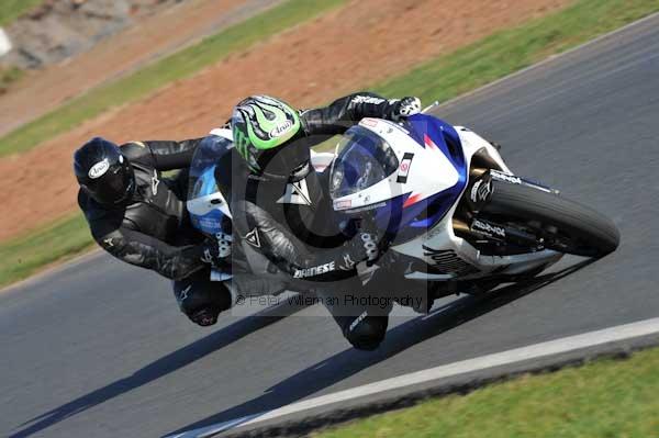 Mallory park Leicestershire;Mallory park photographs;Motorcycle action photographs;event digital images;eventdigitalimages;mallory park;no limits trackday;peter wileman photography;trackday;trackday digital images;trackday photos