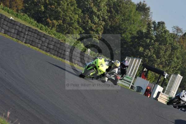 Mallory park Leicestershire;Mallory park photographs;Motorcycle action photographs;event digital images;eventdigitalimages;mallory park;no limits trackday;peter wileman photography;trackday;trackday digital images;trackday photos