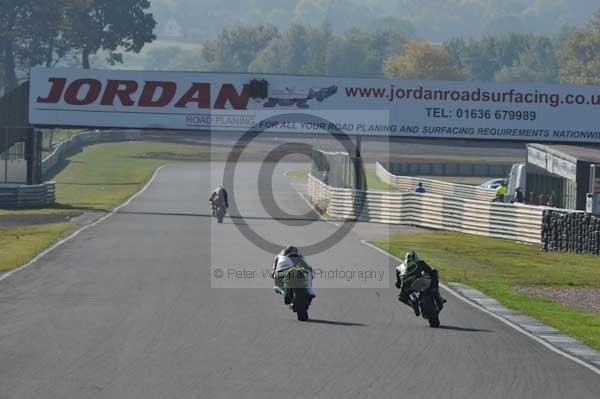 Mallory park Leicestershire;Mallory park photographs;Motorcycle action photographs;event digital images;eventdigitalimages;mallory park;no limits trackday;peter wileman photography;trackday;trackday digital images;trackday photos