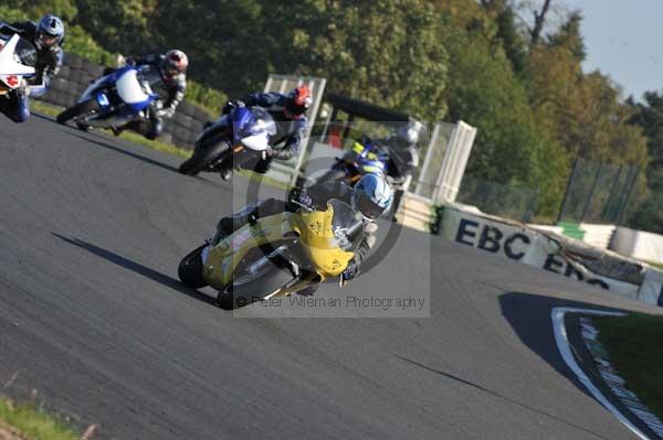 Mallory park Leicestershire;Mallory park photographs;Motorcycle action photographs;event digital images;eventdigitalimages;mallory park;no limits trackday;peter wileman photography;trackday;trackday digital images;trackday photos