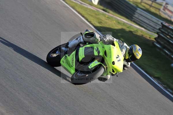 Mallory park Leicestershire;Mallory park photographs;Motorcycle action photographs;event digital images;eventdigitalimages;mallory park;no limits trackday;peter wileman photography;trackday;trackday digital images;trackday photos