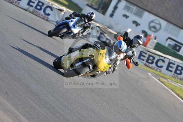 Mallory park Leicestershire;Mallory park photographs;Motorcycle action photographs;event digital images;eventdigitalimages;mallory park;no limits trackday;peter wileman photography;trackday;trackday digital images;trackday photos