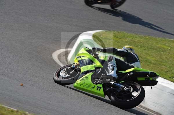 Mallory park Leicestershire;Mallory park photographs;Motorcycle action photographs;event digital images;eventdigitalimages;mallory park;no limits trackday;peter wileman photography;trackday;trackday digital images;trackday photos