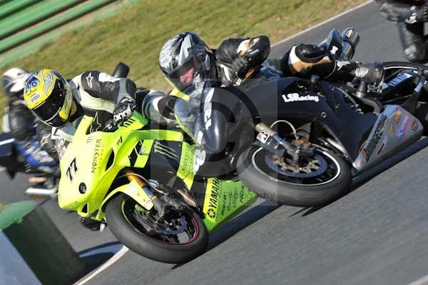 Mallory park Leicestershire;Mallory park photographs;Motorcycle action photographs;event digital images;eventdigitalimages;mallory park;no limits trackday;peter wileman photography;trackday;trackday digital images;trackday photos