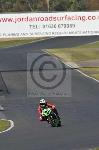 Mallory park Leicestershire;Mallory park photographs;Motorcycle action photographs;event digital images;eventdigitalimages;mallory park;no limits trackday;peter wileman photography;trackday;trackday digital images;trackday photos