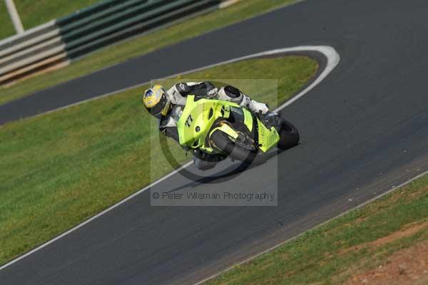 Mallory park Leicestershire;Mallory park photographs;Motorcycle action photographs;event digital images;eventdigitalimages;mallory park;no limits trackday;peter wileman photography;trackday;trackday digital images;trackday photos