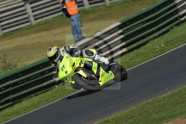 Mallory park Leicestershire;Mallory park photographs;Motorcycle action photographs;event digital images;eventdigitalimages;mallory park;no limits trackday;peter wileman photography;trackday;trackday digital images;trackday photos