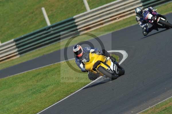 Mallory park Leicestershire;Mallory park photographs;Motorcycle action photographs;event digital images;eventdigitalimages;mallory park;no limits trackday;peter wileman photography;trackday;trackday digital images;trackday photos