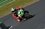 Mallory-park-Leicestershire;Mallory-park-photographs;Motorcycle-action-photographs;event-digital-images;eventdigitalimages;mallory-park;no-limits-trackday;peter-wileman-photography;trackday;trackday-digital-images;trackday-photos