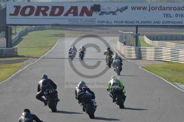 Mallory park Leicestershire;Mallory park photographs;Motorcycle action photographs;event digital images;eventdigitalimages;mallory park;no limits trackday;peter wileman photography;trackday;trackday digital images;trackday photos