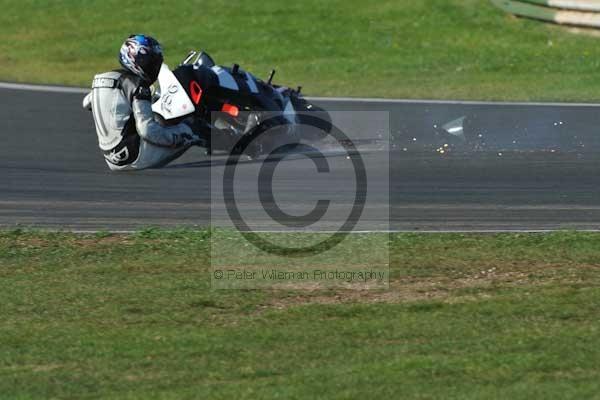 Mallory park Leicestershire;Mallory park photographs;Motorcycle action photographs;event digital images;eventdigitalimages;mallory park;no limits trackday;peter wileman photography;trackday;trackday digital images;trackday photos