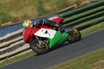 Mallory-park-Leicestershire;Mallory-park-photographs;Motorcycle-action-photographs;event-digital-images;eventdigitalimages;mallory-park;no-limits-trackday;peter-wileman-photography;trackday;trackday-digital-images;trackday-photos