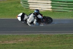 Mallory-park-Leicestershire;Mallory-park-photographs;Motorcycle-action-photographs;event-digital-images;eventdigitalimages;mallory-park;no-limits-trackday;peter-wileman-photography;trackday;trackday-digital-images;trackday-photos