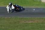 Mallory-park-Leicestershire;Mallory-park-photographs;Motorcycle-action-photographs;event-digital-images;eventdigitalimages;mallory-park;no-limits-trackday;peter-wileman-photography;trackday;trackday-digital-images;trackday-photos