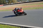 Mallory-park-Leicestershire;Mallory-park-photographs;Motorcycle-action-photographs;event-digital-images;eventdigitalimages;mallory-park;no-limits-trackday;peter-wileman-photography;trackday;trackday-digital-images;trackday-photos