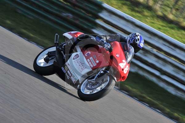 Mallory park Leicestershire;Mallory park photographs;Motorcycle action photographs;event digital images;eventdigitalimages;mallory park;no limits trackday;peter wileman photography;trackday;trackday digital images;trackday photos