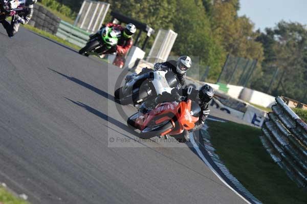 Mallory park Leicestershire;Mallory park photographs;Motorcycle action photographs;event digital images;eventdigitalimages;mallory park;no limits trackday;peter wileman photography;trackday;trackday digital images;trackday photos