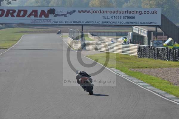 Mallory park Leicestershire;Mallory park photographs;Motorcycle action photographs;event digital images;eventdigitalimages;mallory park;no limits trackday;peter wileman photography;trackday;trackday digital images;trackday photos