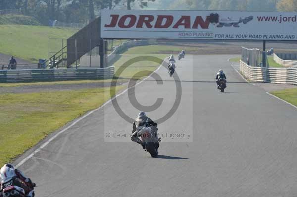 Mallory park Leicestershire;Mallory park photographs;Motorcycle action photographs;event digital images;eventdigitalimages;mallory park;no limits trackday;peter wileman photography;trackday;trackday digital images;trackday photos