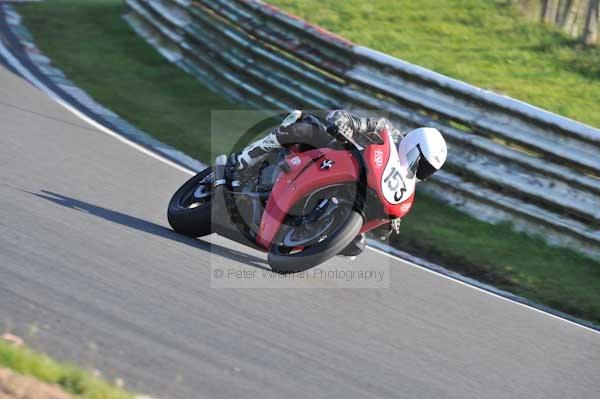 Mallory park Leicestershire;Mallory park photographs;Motorcycle action photographs;event digital images;eventdigitalimages;mallory park;no limits trackday;peter wileman photography;trackday;trackday digital images;trackday photos