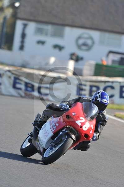 Mallory park Leicestershire;Mallory park photographs;Motorcycle action photographs;event digital images;eventdigitalimages;mallory park;no limits trackday;peter wileman photography;trackday;trackday digital images;trackday photos