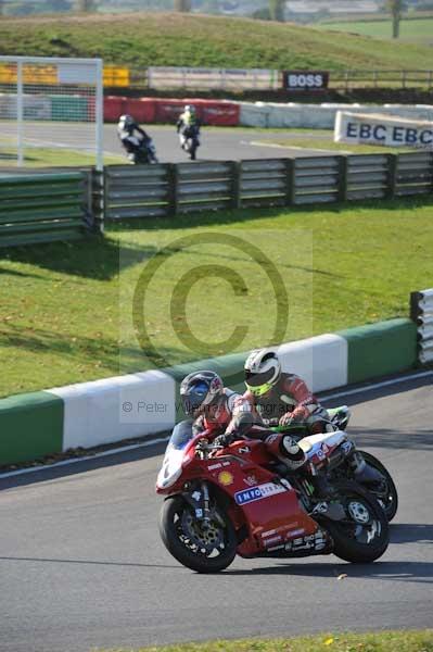 Mallory park Leicestershire;Mallory park photographs;Motorcycle action photographs;event digital images;eventdigitalimages;mallory park;no limits trackday;peter wileman photography;trackday;trackday digital images;trackday photos