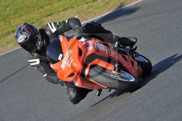 Mallory park Leicestershire;Mallory park photographs;Motorcycle action photographs;event digital images;eventdigitalimages;mallory park;no limits trackday;peter wileman photography;trackday;trackday digital images;trackday photos