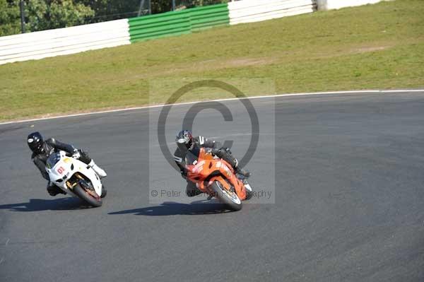 Mallory park Leicestershire;Mallory park photographs;Motorcycle action photographs;event digital images;eventdigitalimages;mallory park;no limits trackday;peter wileman photography;trackday;trackday digital images;trackday photos